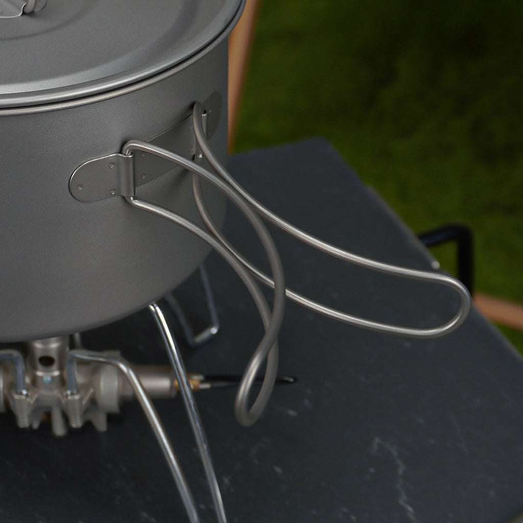 Movoloro 33.8 fl oz Titanium Pot with Folding Handles